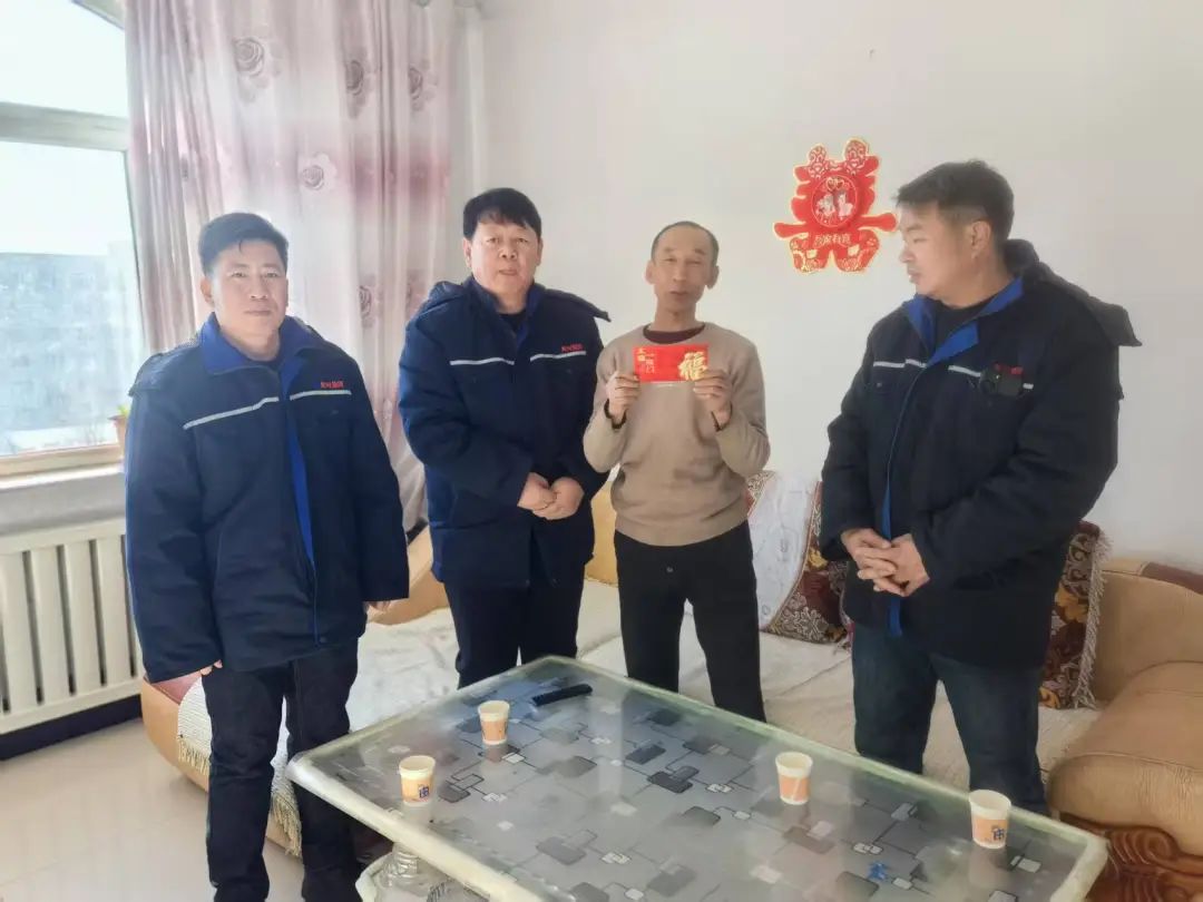 內(nèi)蒙古黃河集團黨政工聯(lián)合慰問 傳遞溫暖 情系職工